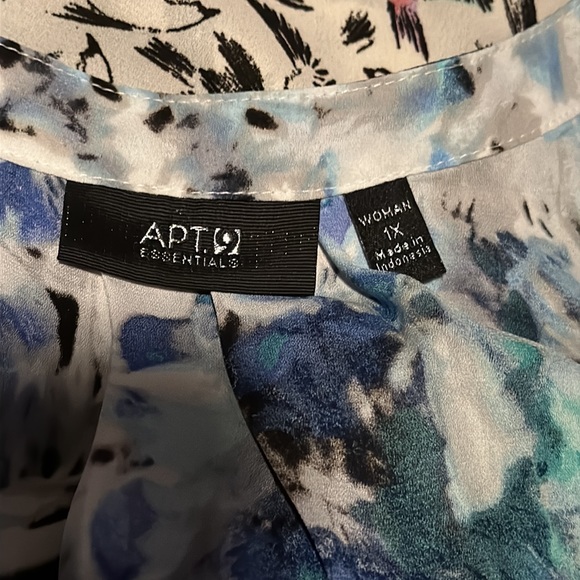 Set of two Apt. 9 sleeveless button front tops (both 1X) EUC! - Picture 3 of 7